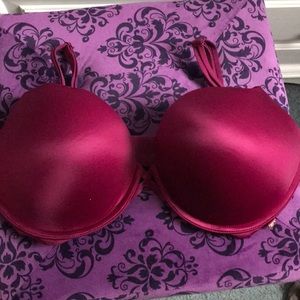 LIKE NEW VS VERY SEXY PUSH-UP BRA